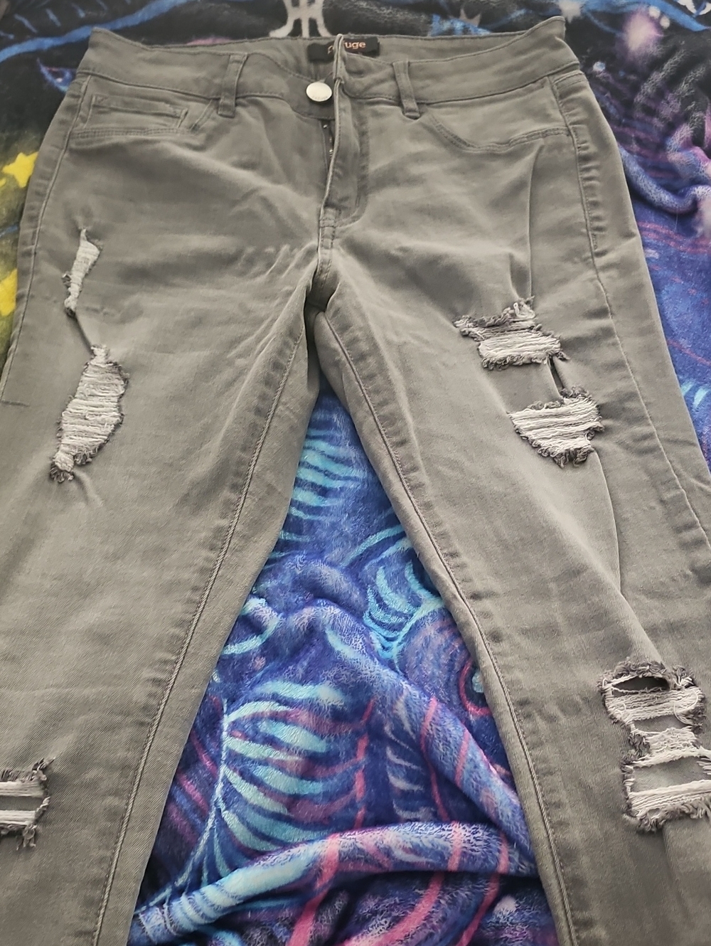 refuge Gray High-Rise Skinny Jeans with Frayed Waistband